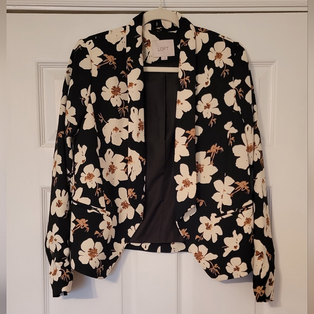 Loft floral blazer small like new